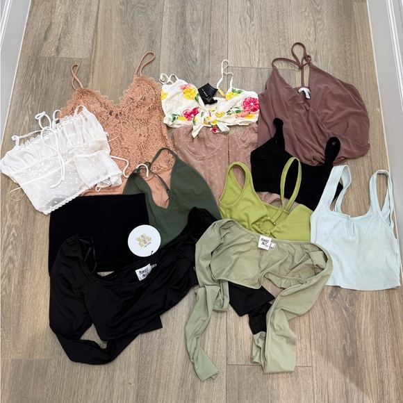 Assorted Women's Tops Collection - Picture 2 of 4